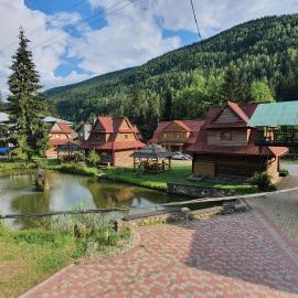Smerekova Hata, hotel a Yablunytsya