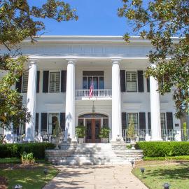 1842 Inn