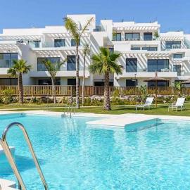Luxury Secure Chic-Hideaway in La Cala de Mijas with Sun-Drenched Terrace, SPA & GYM