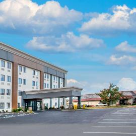 La Quinta Inn & Suites by Wyndham St Louis Hazelwood North, hotel in Hazelwood