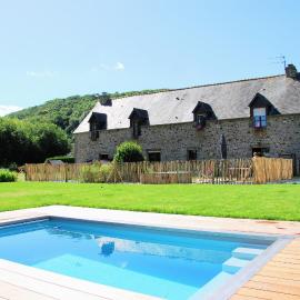 La Bergerie - Gîte et Chambres d'Hôtes - Piscine Chauffée, hotel in Roz-sur-Couesnon