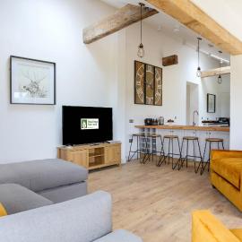 Hastings Retreat Rural barn conversions with Private Lake