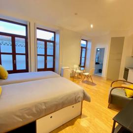 Porto.Leça - Studios and Apts (Apt D), hotel in Leça da Palmeira