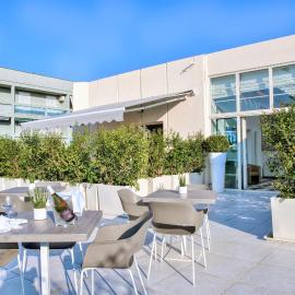 Horizon Suites โรงแรมในเชฟาลู