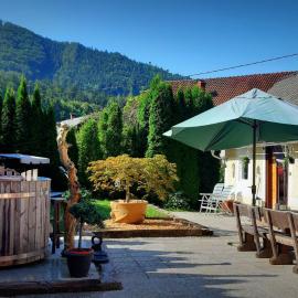 Divine Lake House, hotel u gradu 'Motnik'