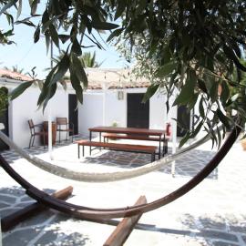 Keros Apartments، فندق في Kalliópi