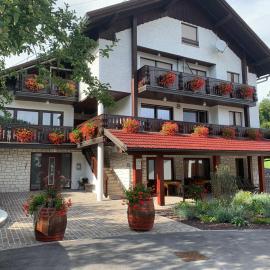 Žigon Bed & Breakfast，洛加泰茨的飯店