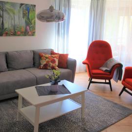 Apartment with parking garage
