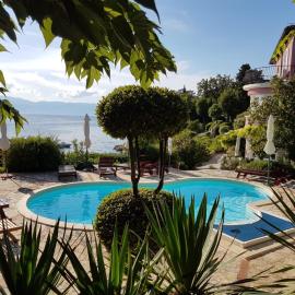 Villa Dora - Boutique Apartments, hotel i Kraljevica
