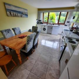 Lovely ballina townhouse, hotel v destinaci Ballina