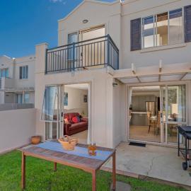 Tairua Waterfront Retreat - Tairua Apartment, hotel in Tairua