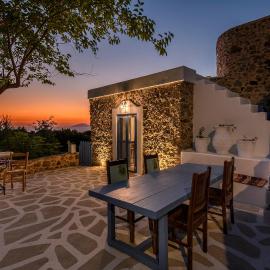 The Aegean blue country house Old Milos, hotel in Lagoúdi Zía