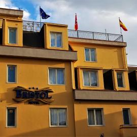 Hotel Bristol，恩納的飯店