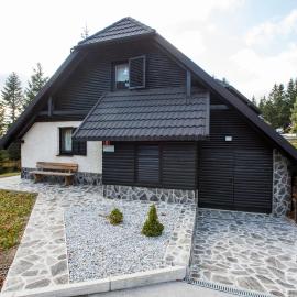 Rogla Chalet Urska – hotel w mieście Resnik