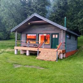Kaussjärve puhkemaja, hotel v destinaci Rouge