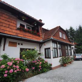 Pensiunea Schneider, hotel Kovásznán