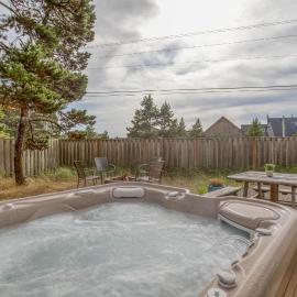 Beach Pine House - Meredith Lodging, hotel in Pacific City