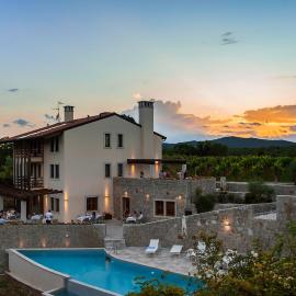 Cardo Boutique&Wine Resort, hotel en Málchina
