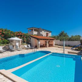 Casa Olivia, hotel di Kastelir