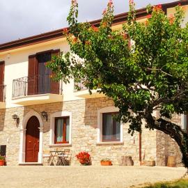 Agriturismo Casale Cerere、Lacedoniaのホテル