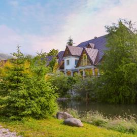 Apartments Povh、Ljubnoのホテル