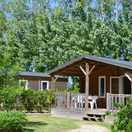 Camping La Loire Fleurie, hotel in Le Perrier