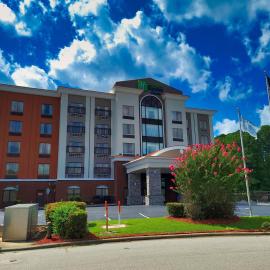 Holiday Inn Express & Suites Wilson-Downtown by IHG，威爾森的飯店