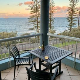 Sea Point Ocean Apartments, hotel in Caloundra