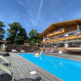 Haus Bernhard, hotel u gradu Ramzau am Dahštajn