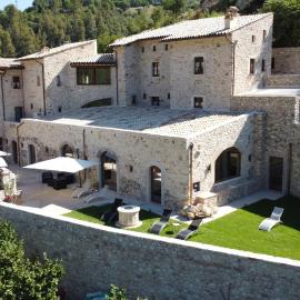 Torre Del Nera Albergo diffuso & Spa, хотел в Scheggino