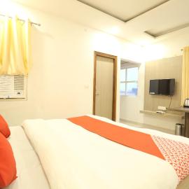 HOTEL UMA PALACE