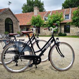 Casa Leone near Bruges with jacuzzi & parking