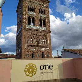 Apartamentos One, hotel a Teruel