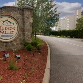 Hudson Valley Resort, хотел в Kerhonkson