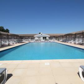 Hôtel Saint Louis, hotel em Le Thor