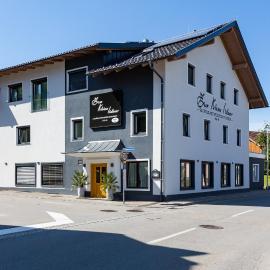 Zum kleinen Italiener - Ristorante Pizzeria Pension โรงแรมในไกน์แบร์ก