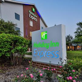Holiday Inn Express Chicago Northwest-Vernon Hills by IHG, khách sạn ở Vernon Hills
