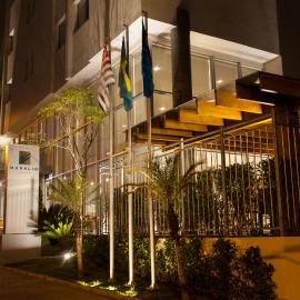 São Carlos Marklin Suítes, hotell i São Carlos