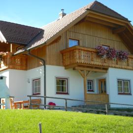 Ferienhaus Longa – hotel w mieście Weisspriach