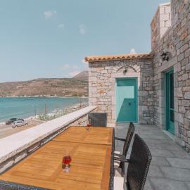 George SeaFront Suites, hotel en Neon Oitilon