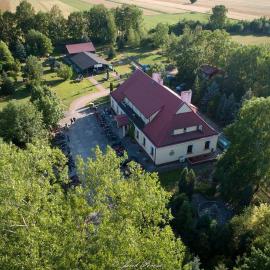 Dworek Rutkowskich, hotel en Borowskie Cibory