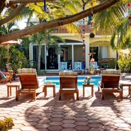 Casa Zarah - Hacienda Family Home - Pool and 2-Block to Beach, Hotel in Puerto Morelos
