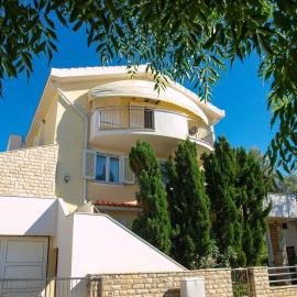 Kristi apartment complex near the sandy beach - by TA Leut Agency