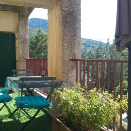 appartement climatisé avec terrasse au coeur de Nyons, hotel a Nyons