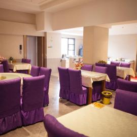 Lavande Hotel Shiyan Sanyan Branch, хотел в Shiyan
