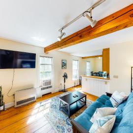Stowe Mountain Road Escape, hotel u gradu Stou