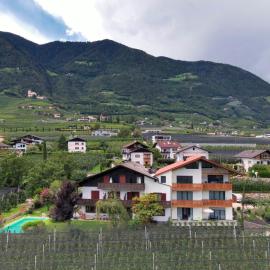 Pension Georgenhof, hotel a Cermes