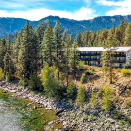 Alpine Rivers Inn, hotel u gradu Levenvort