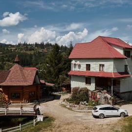 Sadyba Pogar, hotel em Slavske