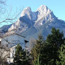 Hostal Pedraforca, хотел в Салдес